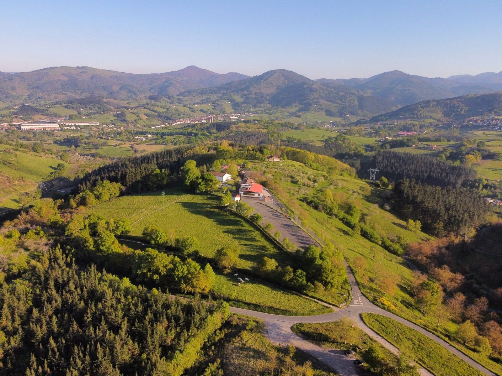 Vista aérea de Liernia y la Vía Verde